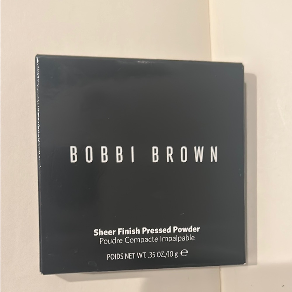 NWT Bobbi Brown Sheer Finish Pressed Powder - soft porcelain